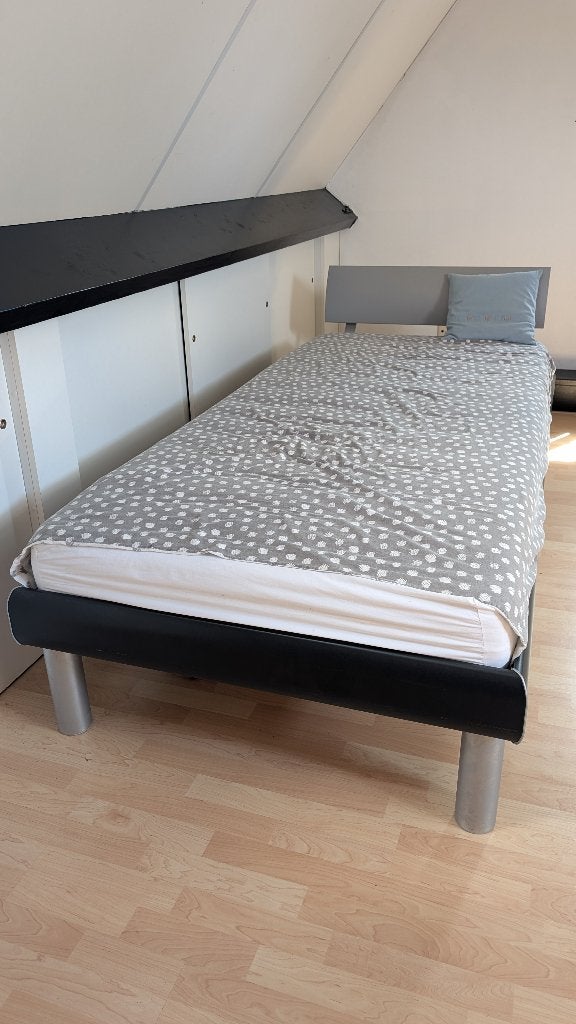 Eenpersoonsbed, groot, Ophalen, Eenpersoons, Zwart, Hout
