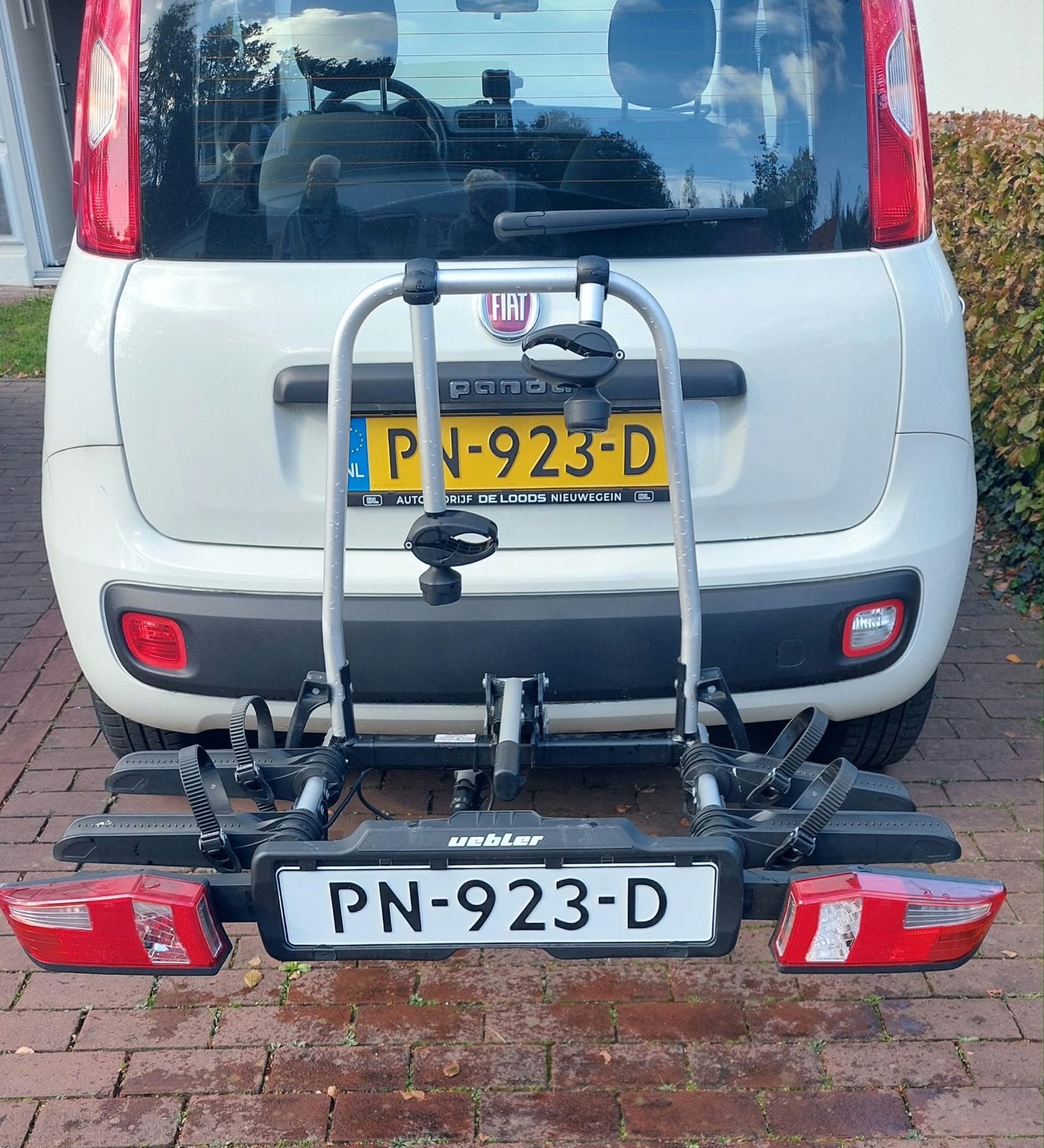 Uebler F22 Fietsendrager voor 2 (elektrische)fietsen, Ophalen, Gebruikt, 2 fietsen, Trekhaakdrager