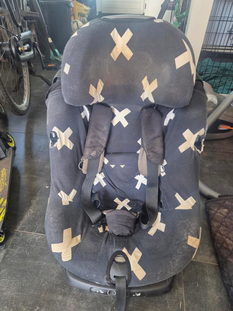 Maxi-Cosi AxissFix autostoel met 2 hoezen - draaibaar, Ophalen, Gebruikt, 0 t/m 18 kg, Verstelbare rugleuning