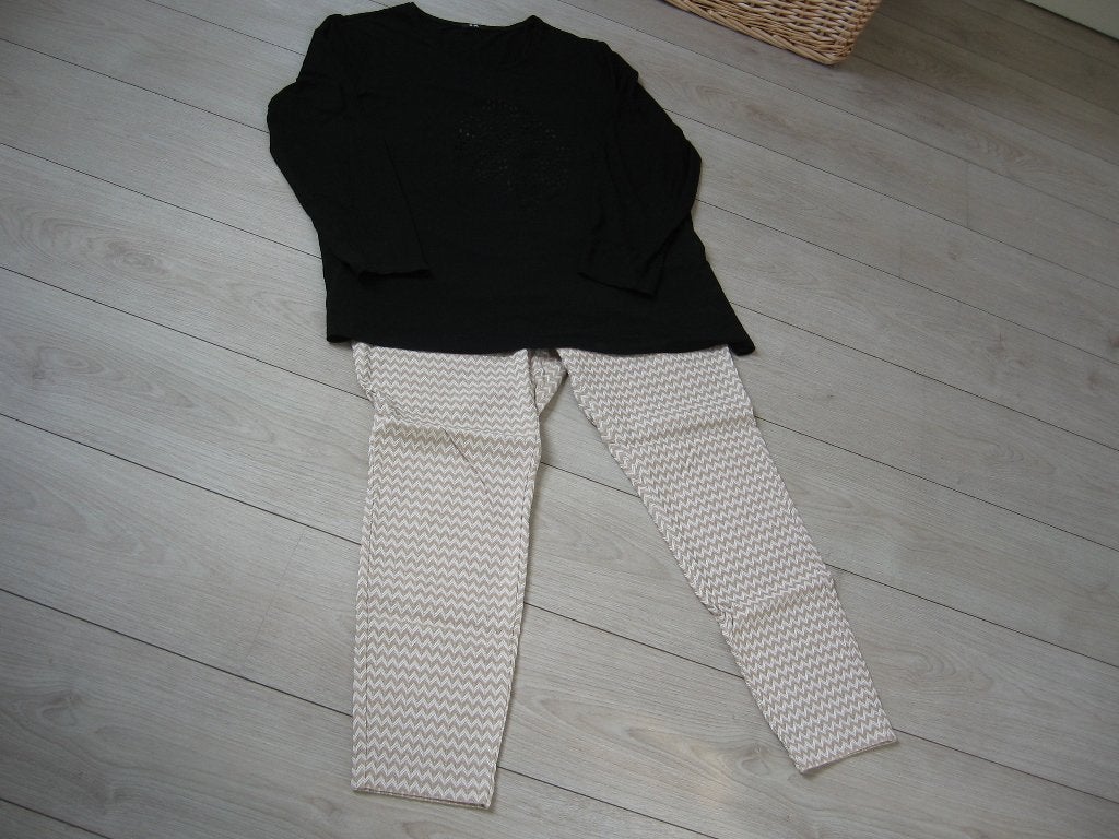 Leuke voorjaar set broek + shirt maat 50 samen €30,-, Ophalen of Verzenden, Nieuw, Zwart