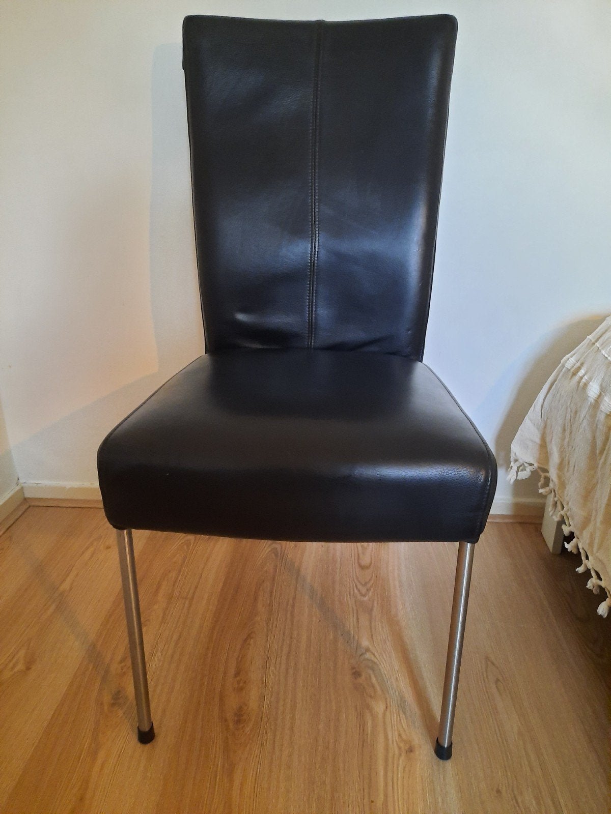 4 Zwarte leren eetkamerstoelen, Gebruikt, Zwart, Ophalen of Verzenden, Vier