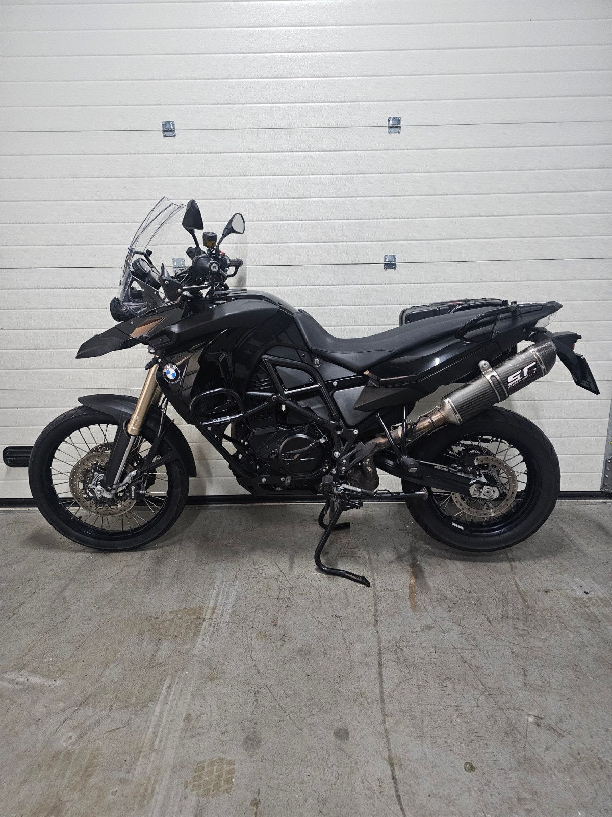 BMW F800GS 2011 - full black, Motoren, 2 cilinders, Motorrijbewijs A, Gebruikt, Handvatverwarming