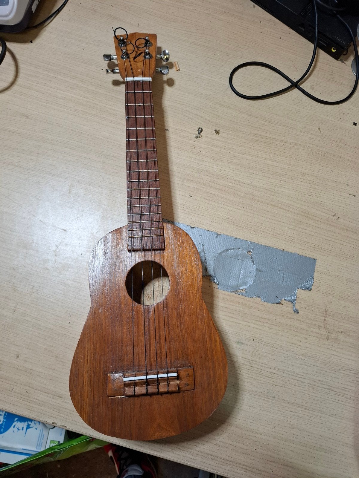Ukelele - Gebruikt met lichte beschadigingen, Ukelele, Gebruikt, Onbekend, Ophalen of Verzenden