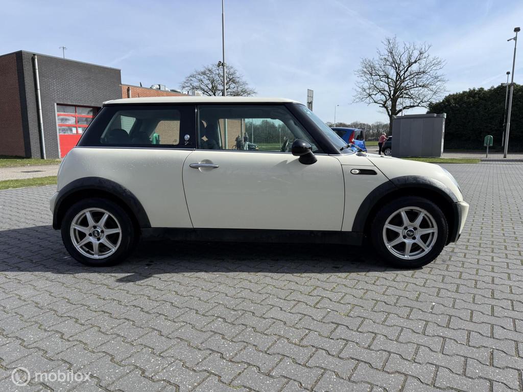 Mini Mini 1.6 One nieuwe apk, Auto's, Mini, Bedrijf, One, ABS, Airbags, Airconditioning, Alarm, Centrale vergrendeling, Elektrische buitenspiegels