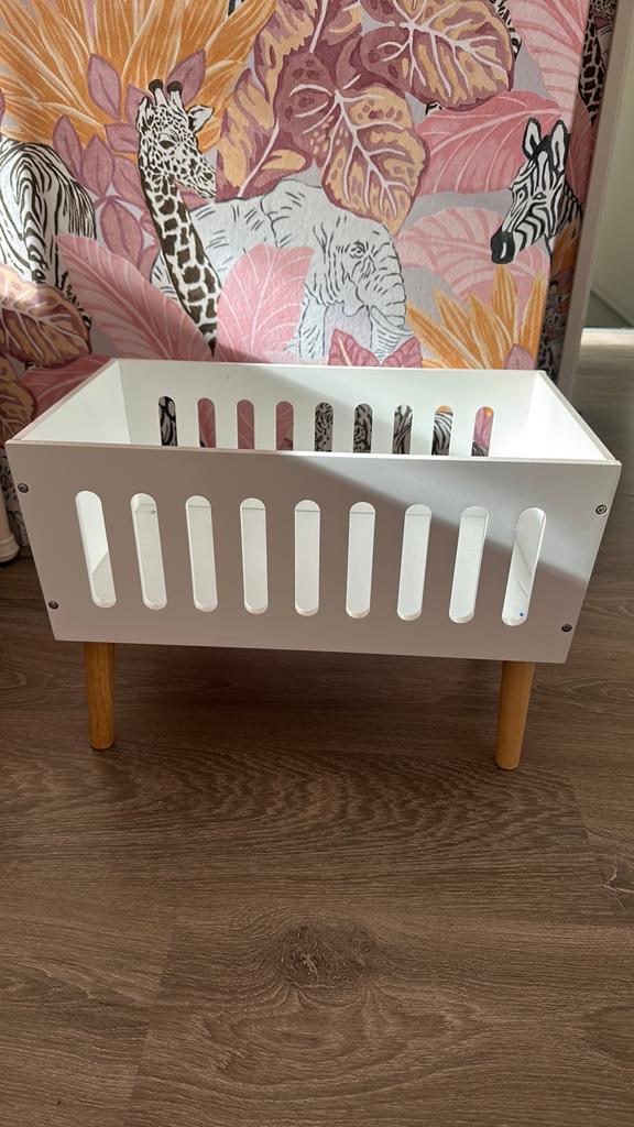 Houten poppen wieg Angels & Bandits, Kinderen en Baby's, Speelgoed | Poppen, Ophalen of Verzenden, Zo goed als nieuw, Babypop