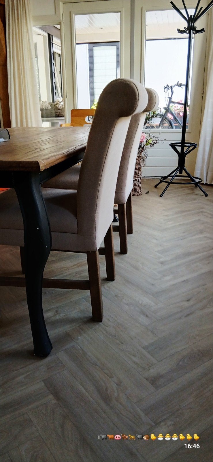 Gecapitioneerd stoelen zand kleurig 4 stuks, Huis en Inrichting, Stoelen, Ophalen, Gebruikt