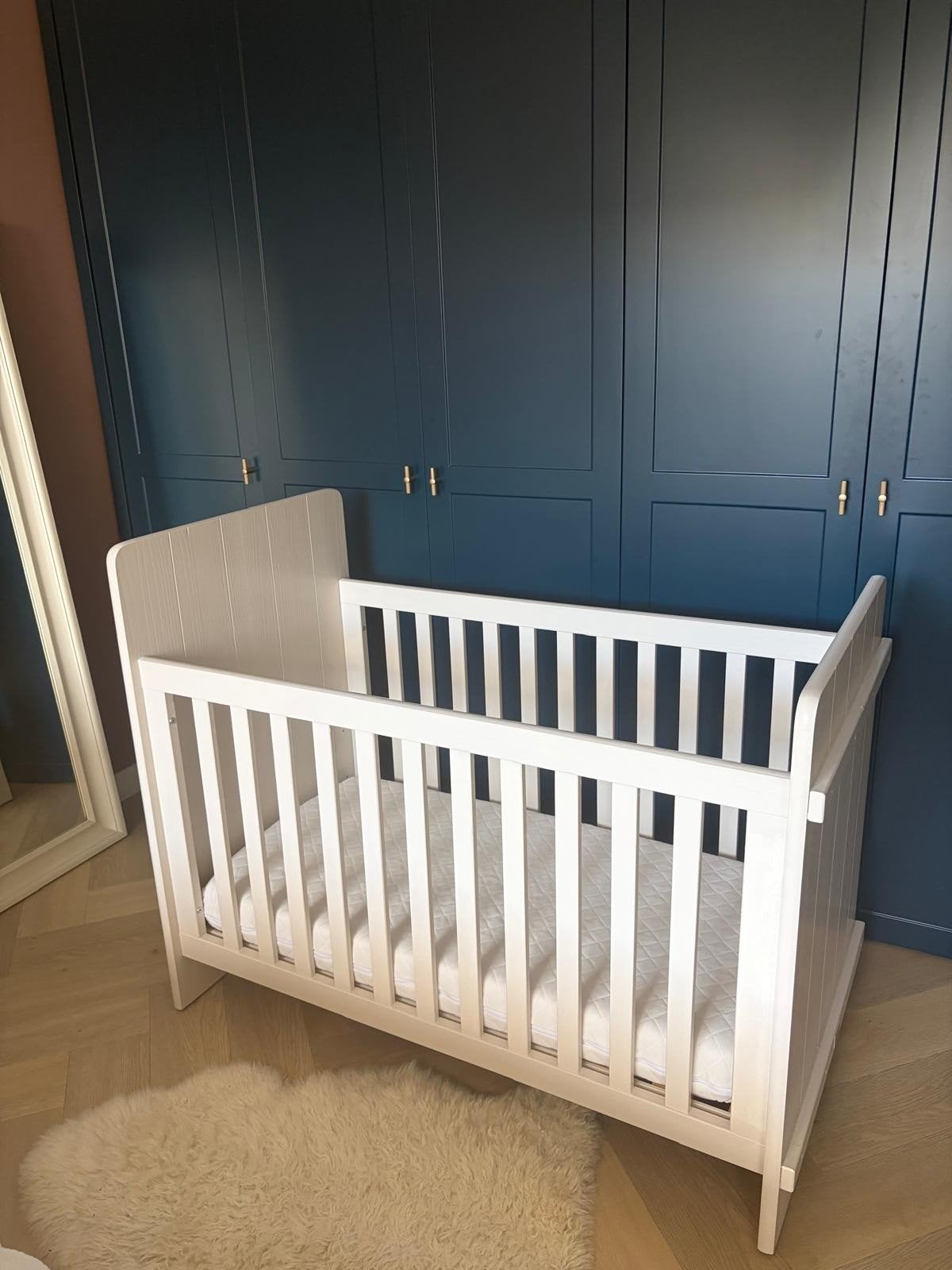 Ledikant Coming Kids 60x120 cm met matras (Farrow & Ball), Ophalen, Gebruikt, 190 cm of minder, Hout