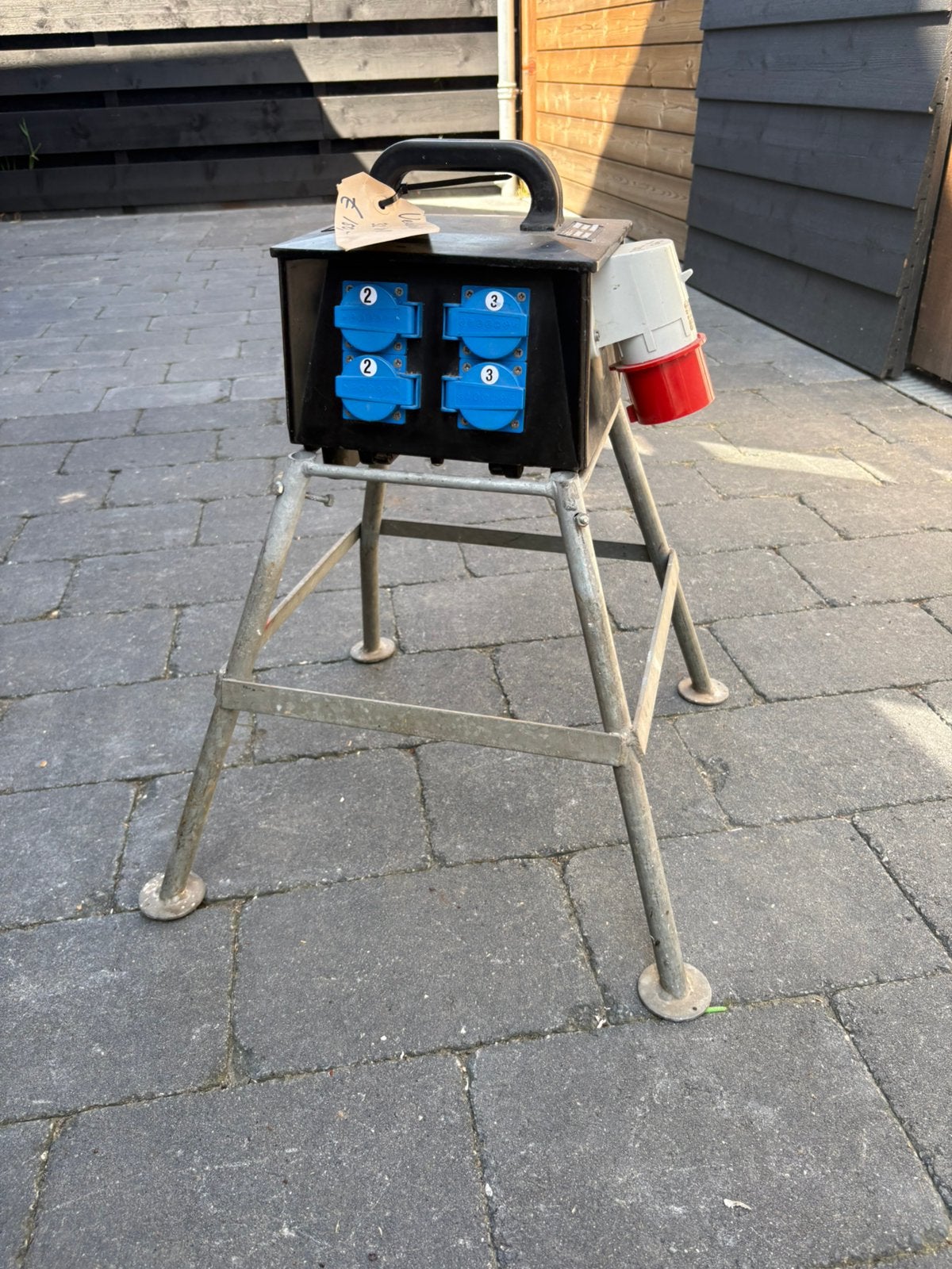 Stroomverdeelkastje. 32 Amp Verdeelkastje op Frame   gekeurd, Doe-het-zelf en Verbouw, Elektra en Kabels, Ophalen, Gebruikt, Overige typen