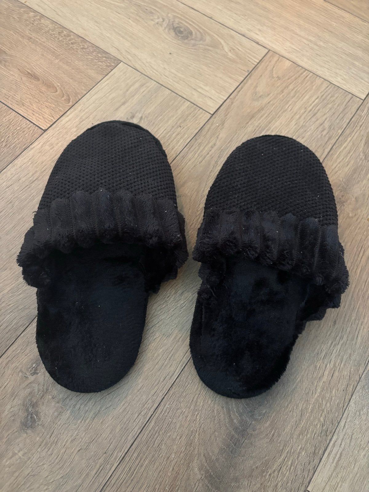 Zwarte pantoffels maat 40, Zwart, Ophalen of Verzenden, Zo goed als nieuw, Pantoffels of Sloffen