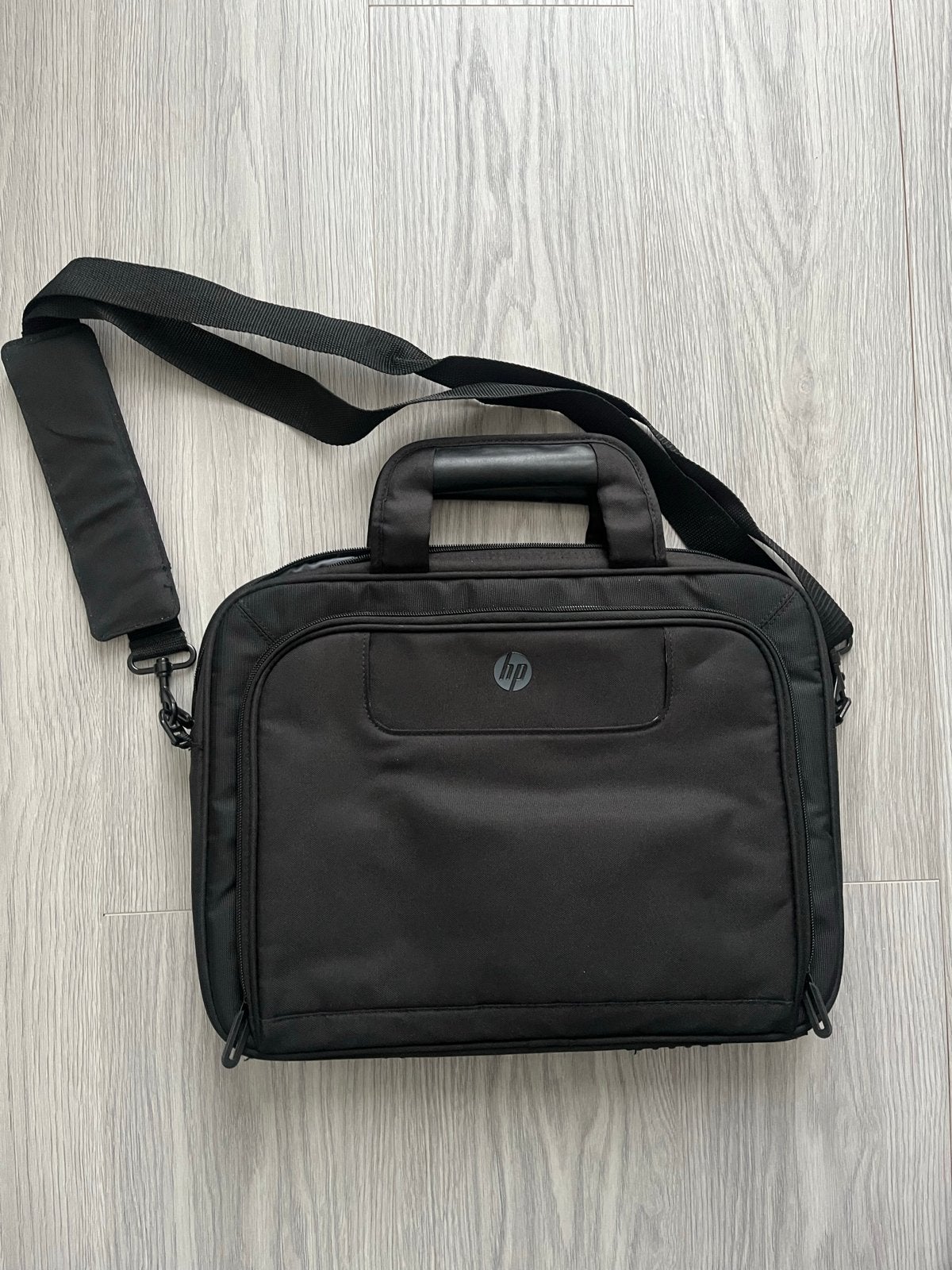 HP Laptoptas 40x30 cm - Zo goed als nieuw, Gevoerd laptopvak, 15 inch, Verzenden, HP