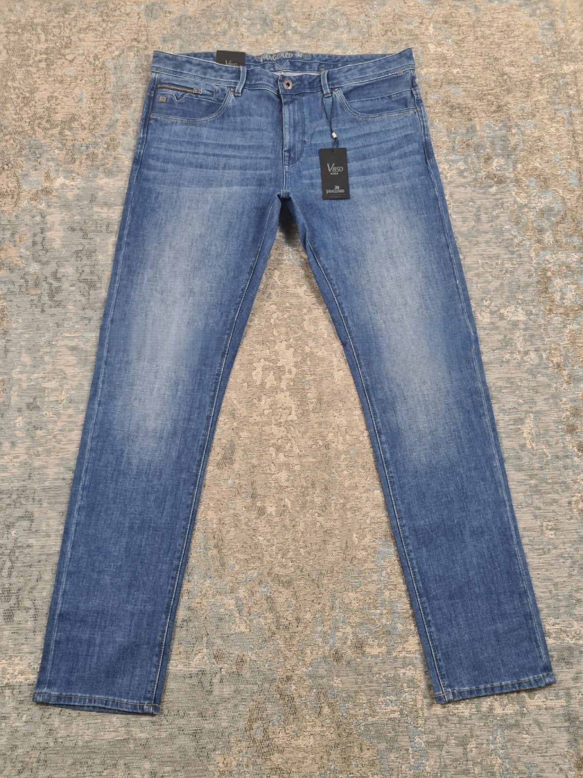 Vanguard V850 MBU W38 L34 NIEUW Slim STRETCH Bronno3834

Tai, W36 - W38 (confectie 52/54), New Yorkstraat 50, 1175 RD Lijnden