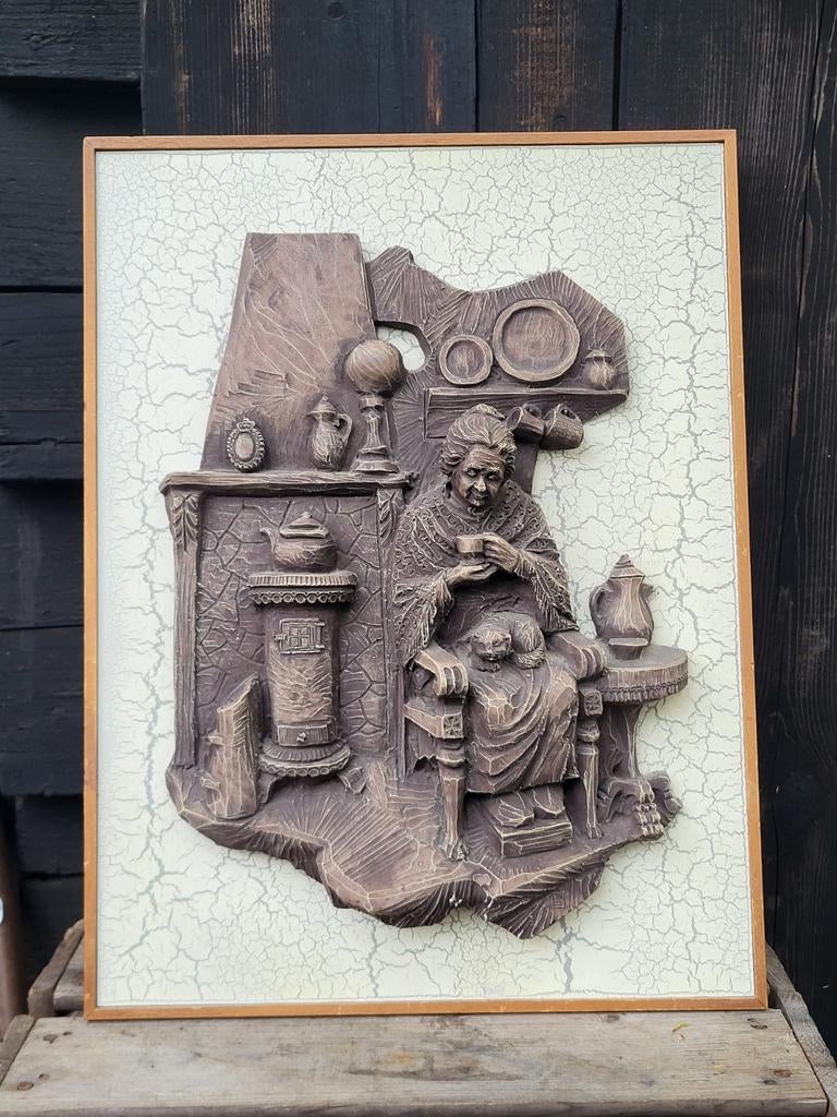 Vintage Wanddecoratie: Oude Vrouw bij Kachel (31,5x41,5 cm), Antiek en Kunst, Kunst | Beelden en Houtsnijwerken, Ophalen, Handgemaakt