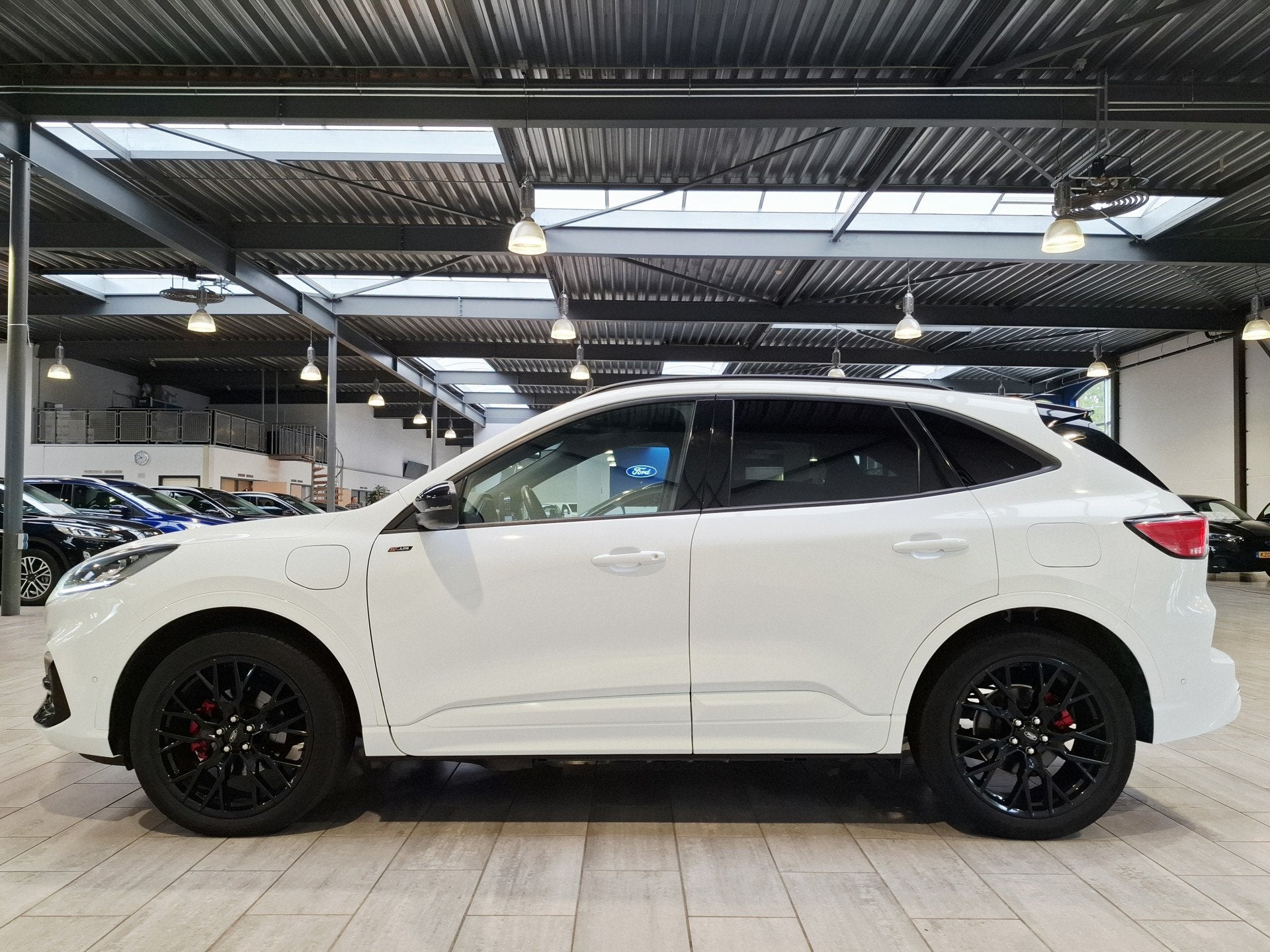 Ford Kuga 2.5 PHEV 225 pk ST-Line X | Adapt. Cruise | LED |, 12 maanden, Gebruikt, 4 cilinders, Wit