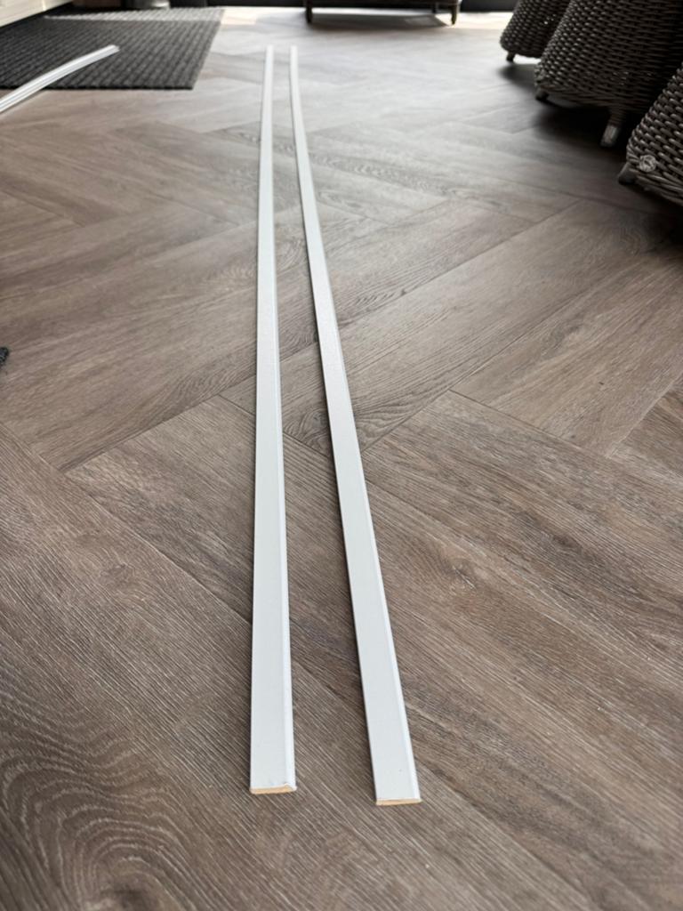 2 plinten 260 cm lang 22mm hoog, Nieuw, Ophalen of Verzenden, Plint, Mdf