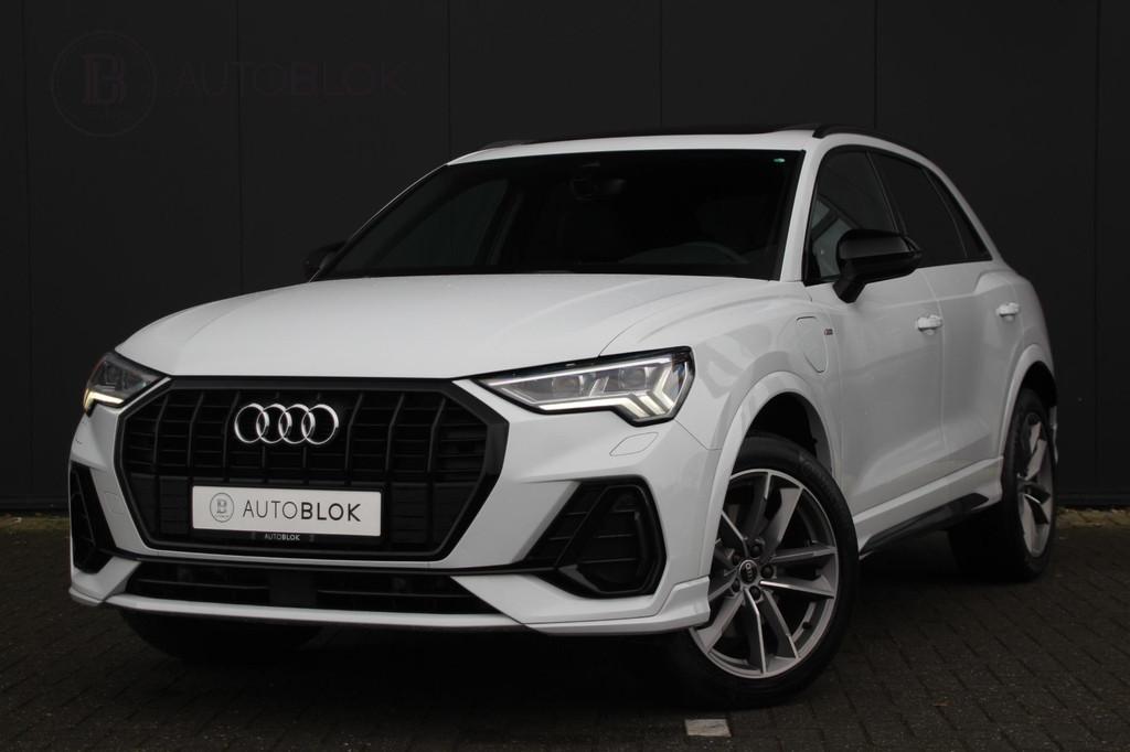 Audi Q3 45 TFSI e S edition | SONOS | Panoramadak | Apple Ca, Auto's, Audi, Bedrijf, Te koop, Q3, ABS, Achteruitrijcamera, Adaptive Cruise Control