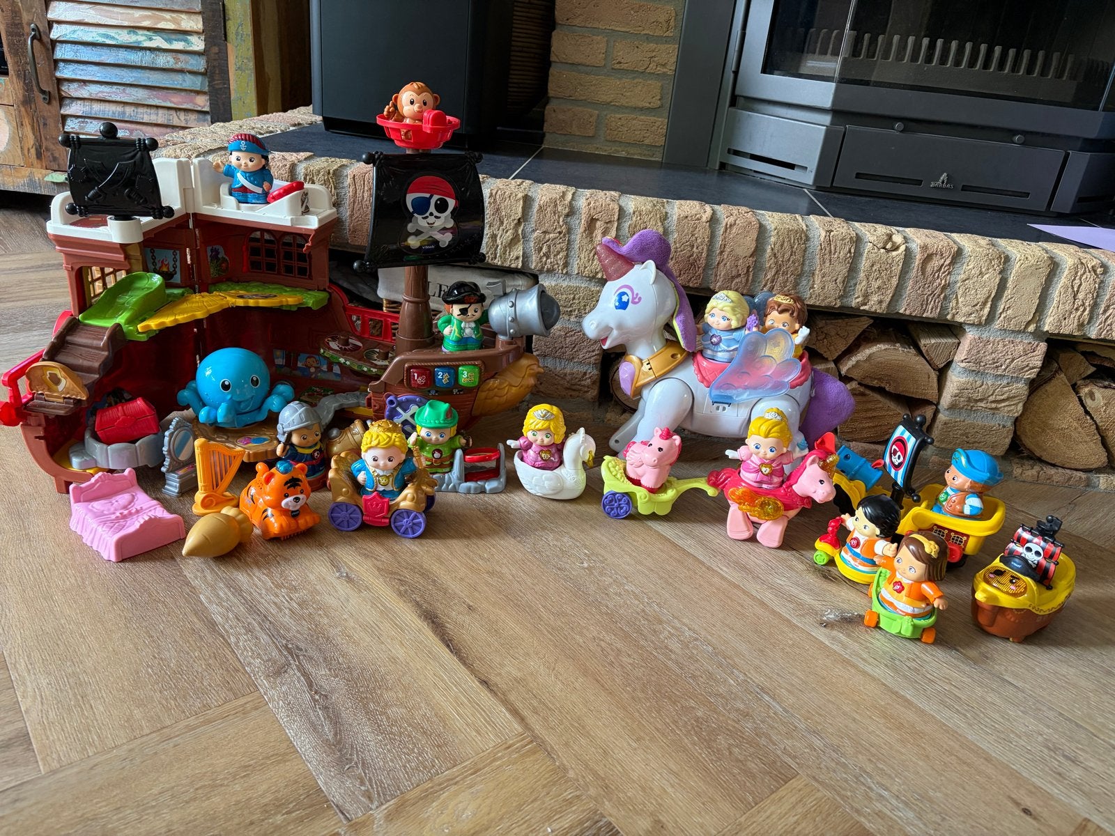 Grote set Vtech Vrolijke Vriendjes, Ophalen, Gebruikt