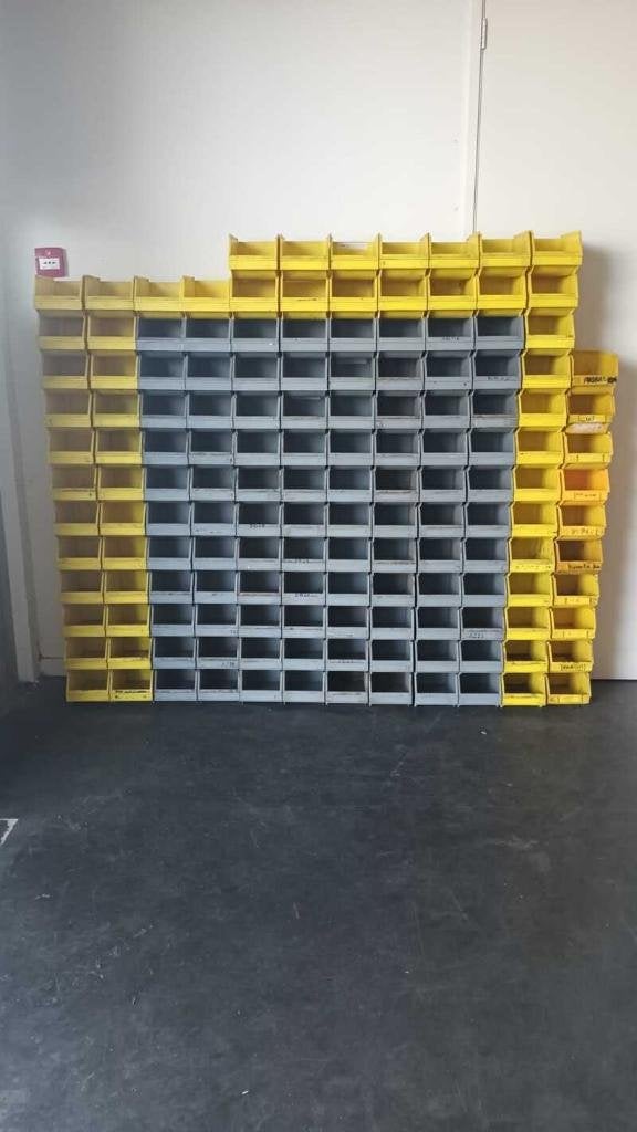 Magazijnbakken met grijpopening, Ophalen, Gebruikt, Overige typen, Minder dan 35 cm