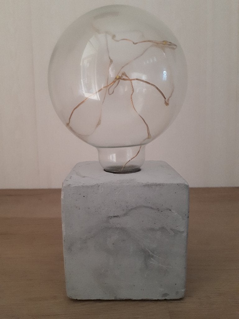 LED-bol op betonnen voet, Overige typen, Gebruikt, Art deco, 20 cm
