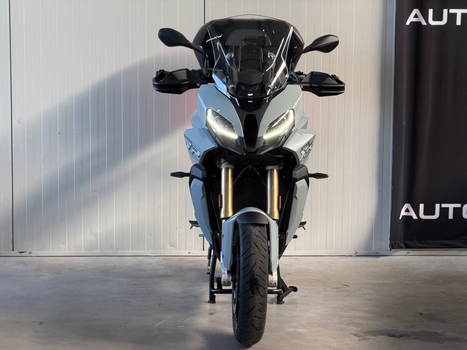 BMW S 1000 XR Ice Grey - Topkoffer Leovince Alarm Alle Pak., Motoren, Handvatverwarming, 4 cilinders, Motorrijbewijs A, Meer dan 35 kW