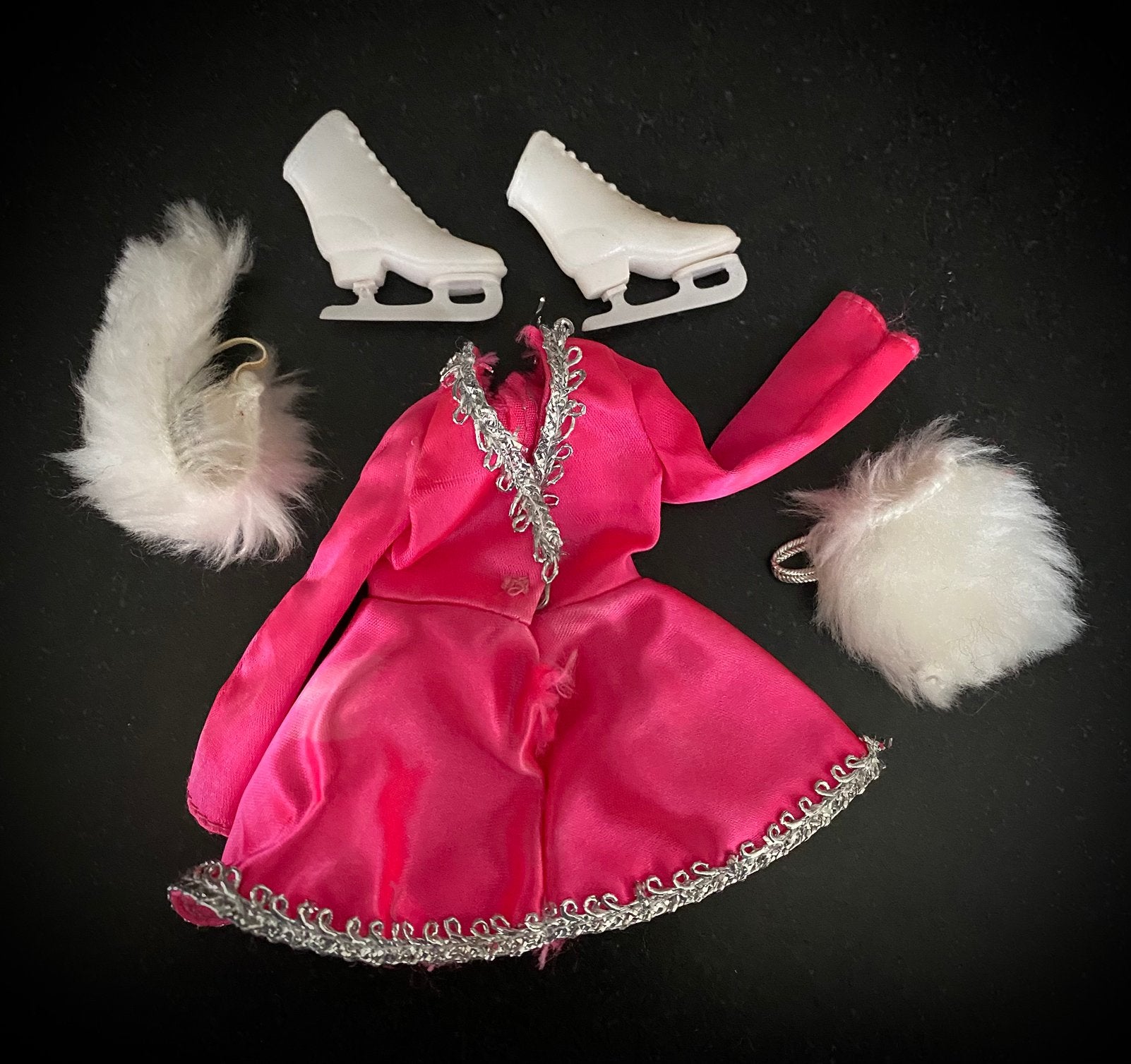 Vintage Barbie Superstar Fire On Ice ‘77 #9822 outfit Mattel, Verzenden, Zo goed als nieuw, Kleertjes