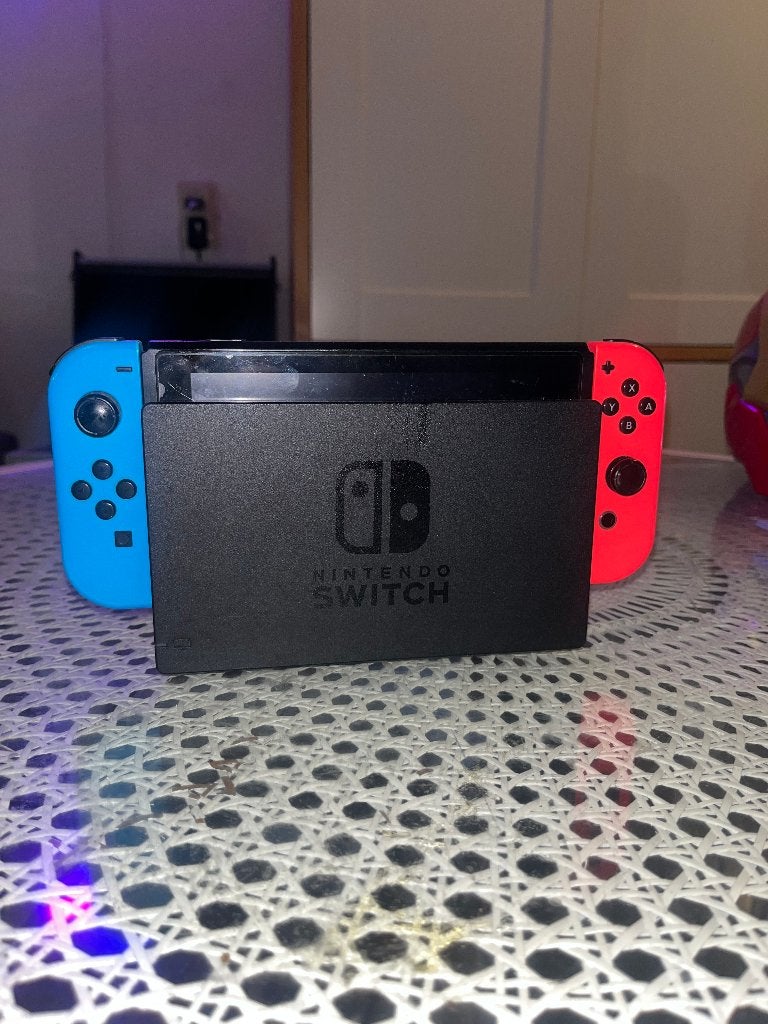 Nintendo Switch V1 (Unpatched), Spelcomputers en Games, Ophalen of Verzenden, Gebruikt, Met 2 controllers, Switch Original