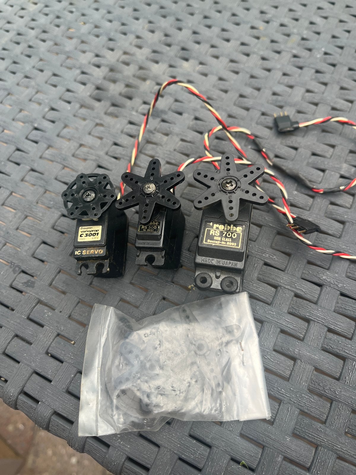 Servo met robbe stekker 3 stuks, Ophalen of Verzenden, Gebruikt