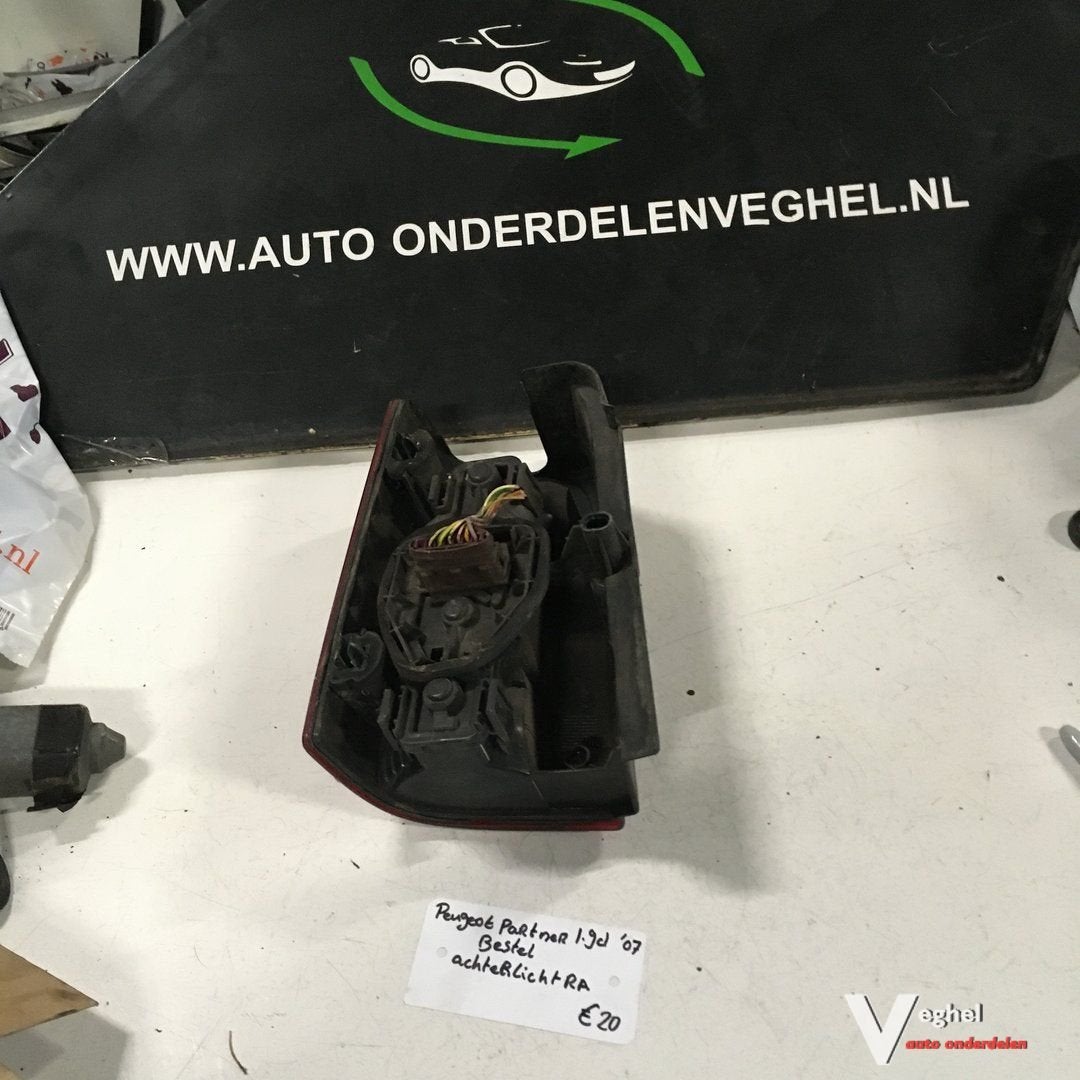 Peugeot Partner Bestel  1.9 D 2007 Achterlicht Links of Rech, Gebruikt, -, -, Ophalen of Verzenden