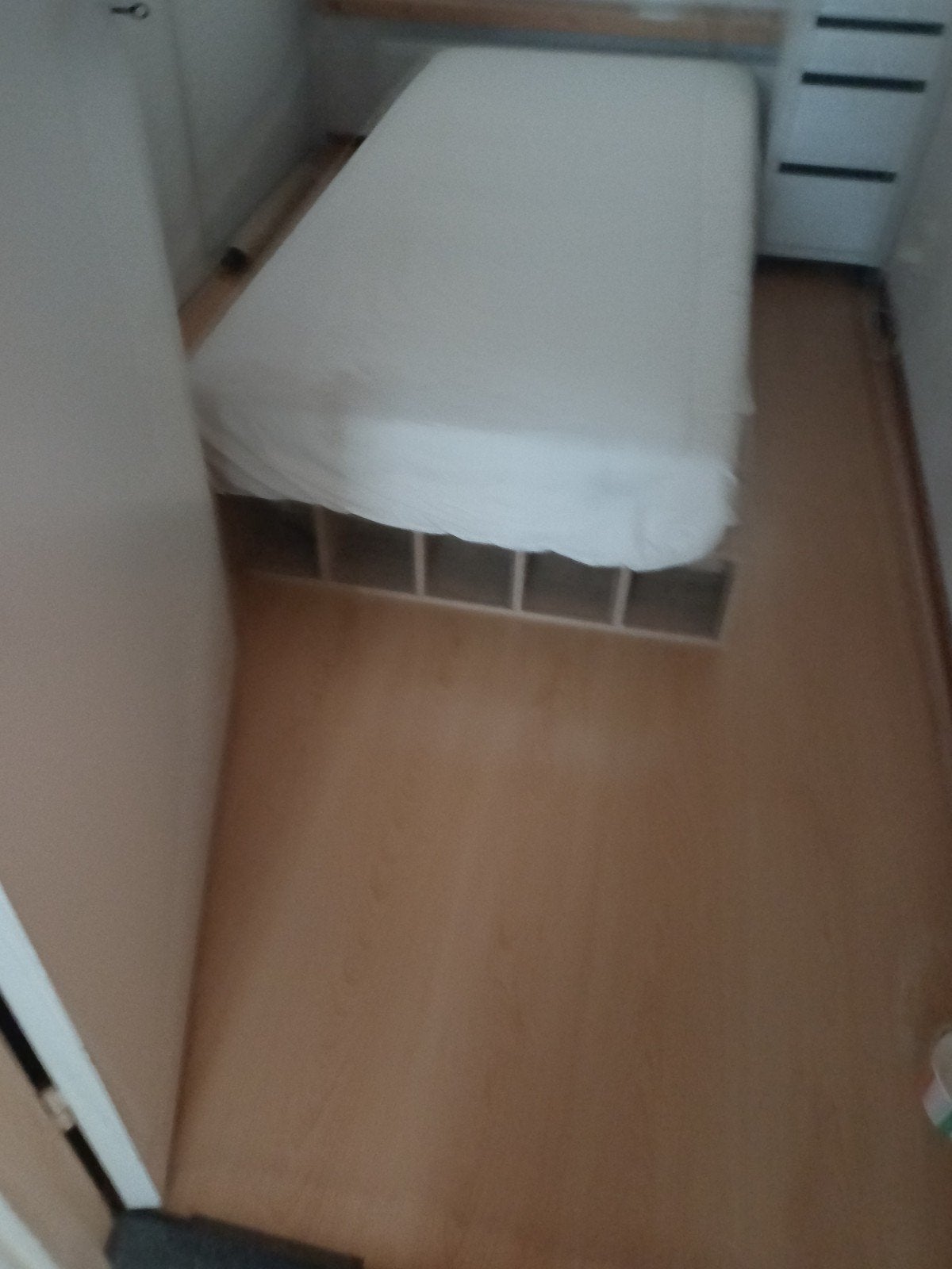 Eenpersoonsbed 90x190 cm met opbergvakken, zo goed als nieuw, Huis en Inrichting, Slaapkamer | Bedden, Ophalen