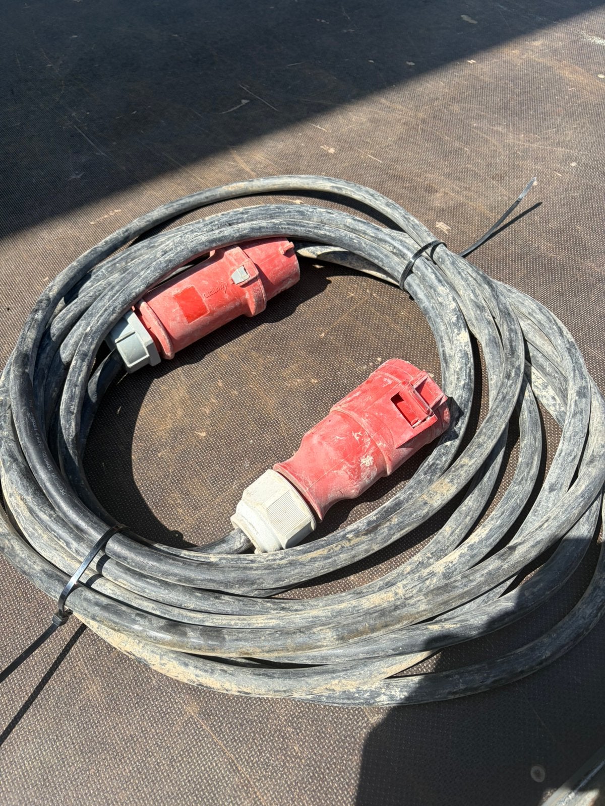 32A krachtstroom verlengkabel 12m 5G4, Doe-het-zelf en Verbouw, Elektra en Kabels, Ophalen of Verzenden, Zo goed als nieuw, Kabel of Snoer