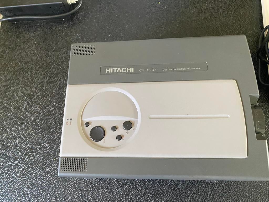 Professionele hitachi beamer, Ophalen, Zo goed als nieuw