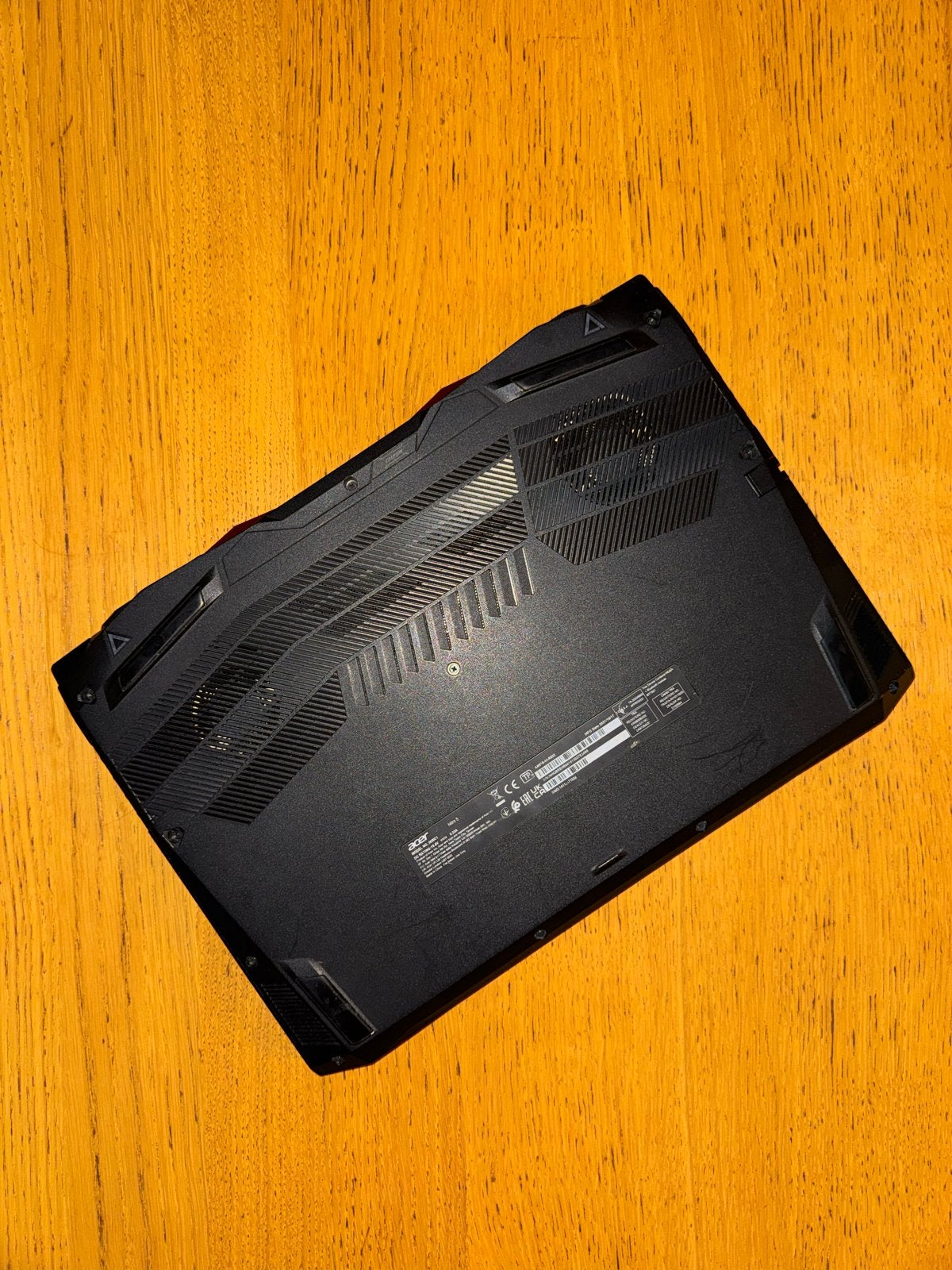 Foto 6 van Acer Nitro 5 Gaming Laptop - Nieuwe batterij & stofvrij