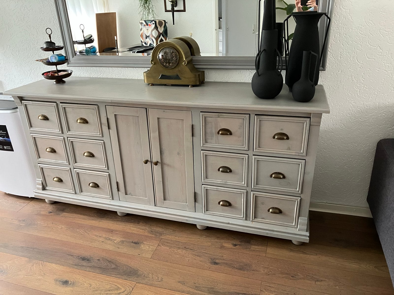 Massief grenen dressoir, grijs geschilderd, Huis en Inrichting, Kasten | Dressoirs, Ophalen, Gebruikt, 150 tot 200 cm, Met lade(s)