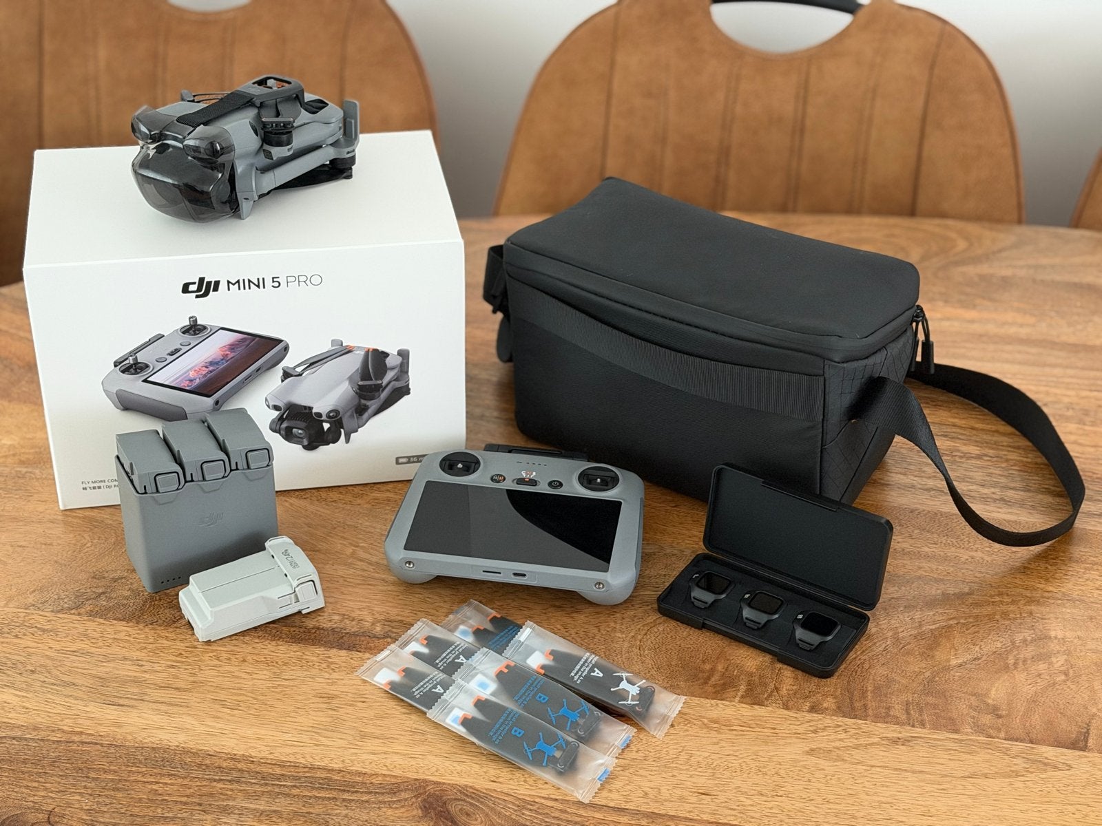 DJI Mini 5 Pro Fly More Combo ( Met Factuur ), 30 tot 45 minuten, Cameradrone, Extra accu('s), Nieuw