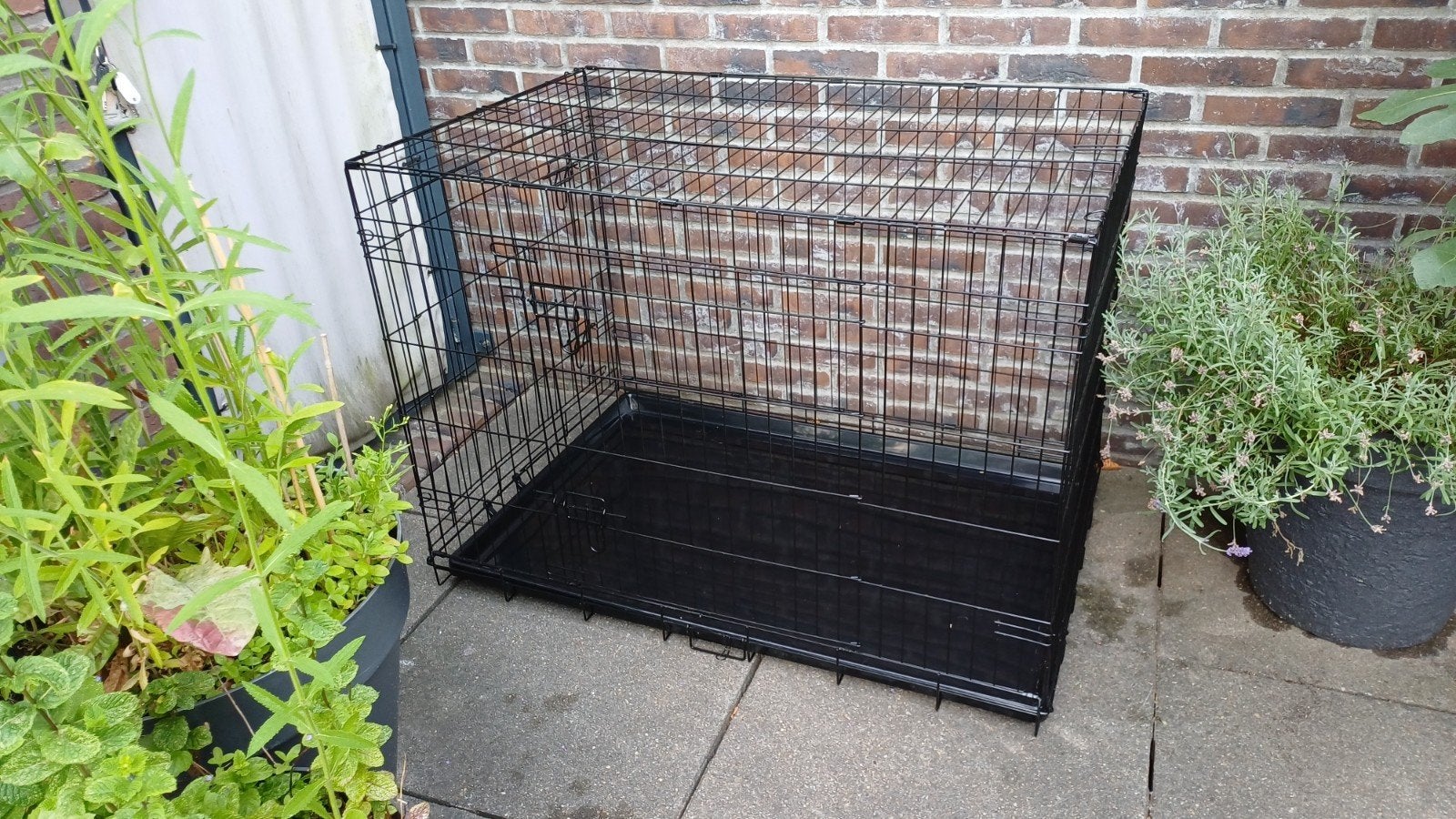 Zwarte bench, Dieren en Toebehoren, Hondenbenches, Ophalen, Zo goed als nieuw