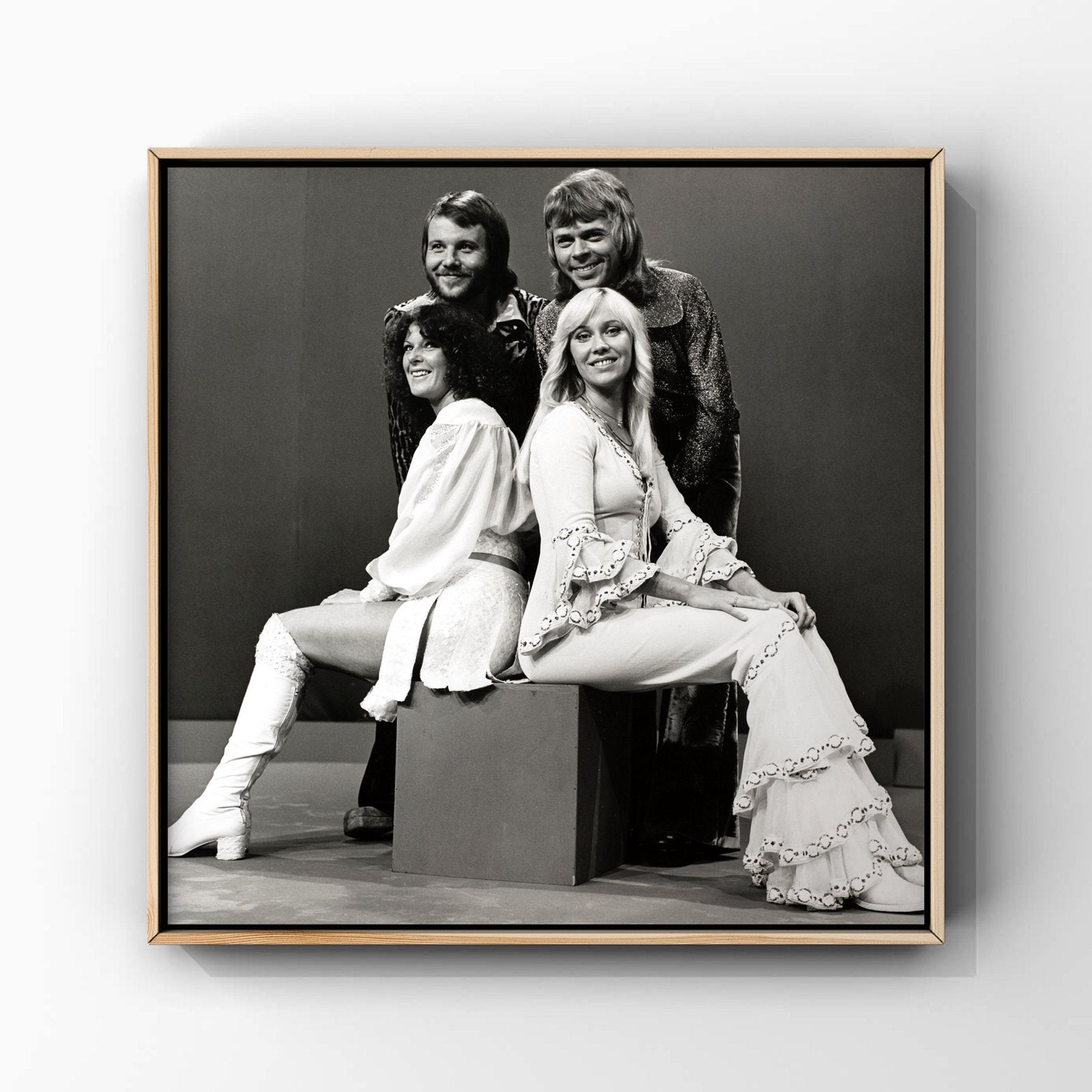 Abba 1975 | studio portret gemaakt in Hilversum square 30 cm, Ophalen of Verzenden, 1960 tot 1980, Zo goed als nieuw, Overige onderwerpen