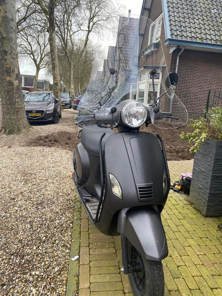 Btc riva scooter geel kenteken, Fietsen en Brommers, Snorfietsen en Snorscooters, Zo goed als nieuw, Overige merken, Benzine, Ophalen