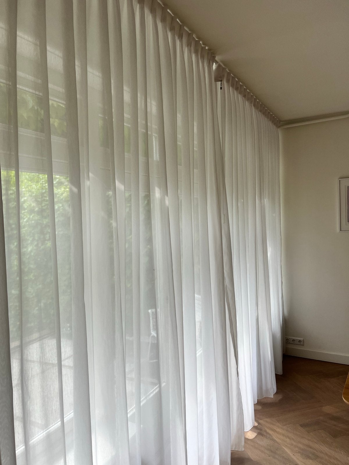 Set van 2 semi-transparante witte gordijnen (280x400cm), Ophalen of Verzenden, Zo goed als nieuw, Wit