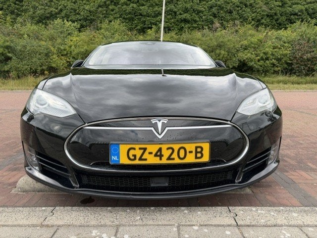 Tesla Model S 85D 2015 Zwart (189.000 km) Gratis laden!!, Auto's, Tesla, Zwart, 38 min, Model S, 2084 kg