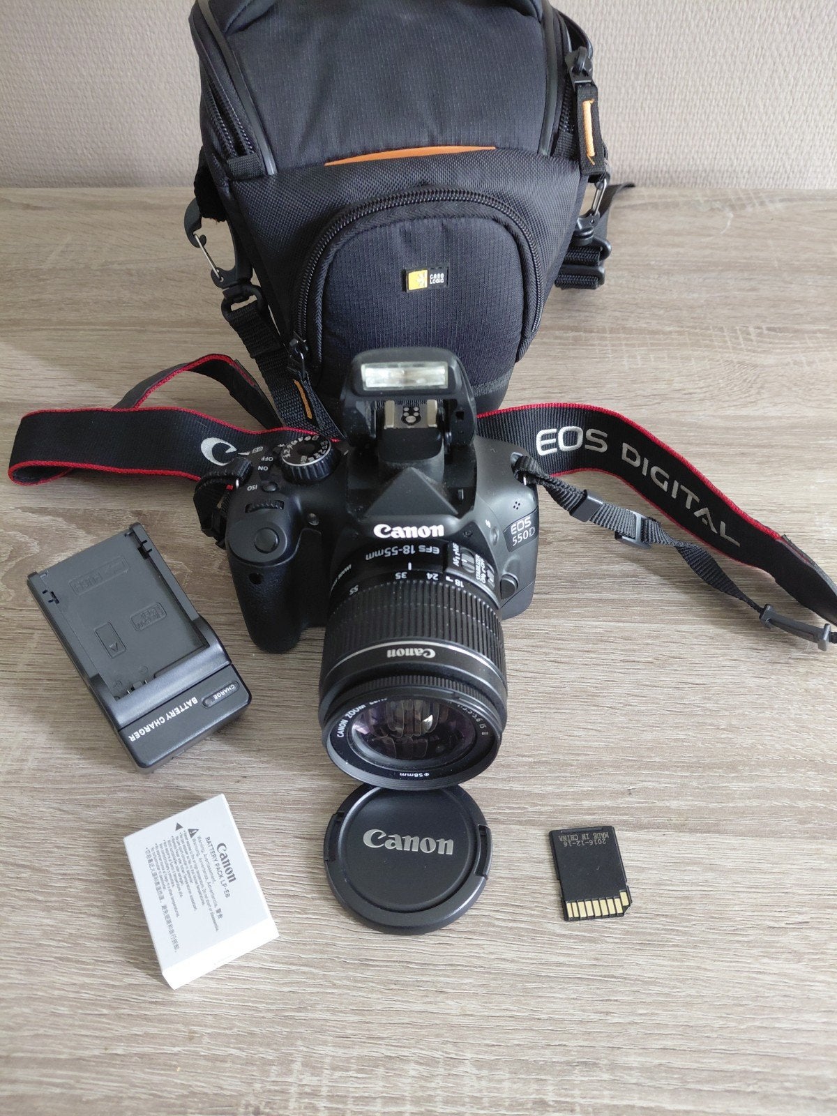 Canon EOS 550D Spiegelreflexcamera met EF-S 18-55mm lens, Ophalen, Gebruikt, Spiegelreflex, Canon