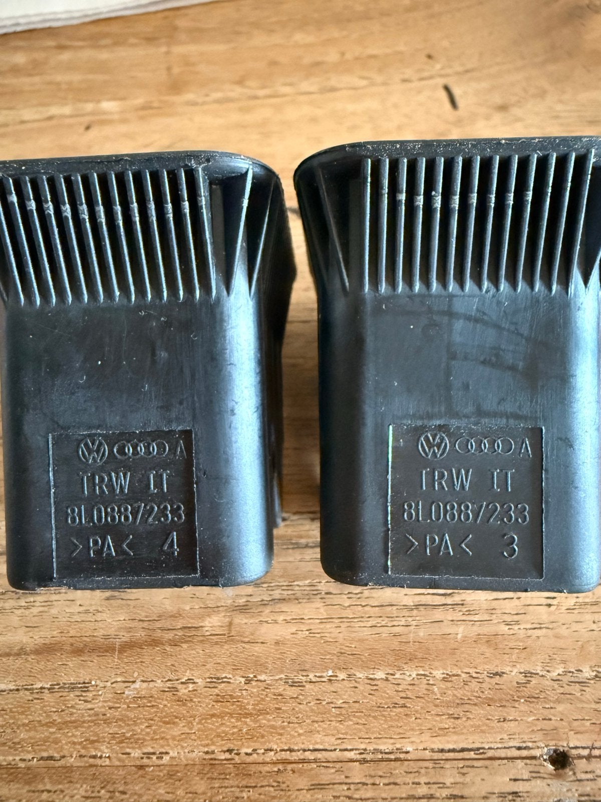 VW Audi TRW IT 8L0887233 Bevestigingsclips (2 stuks), Ophalen, Gebruikt, Audi