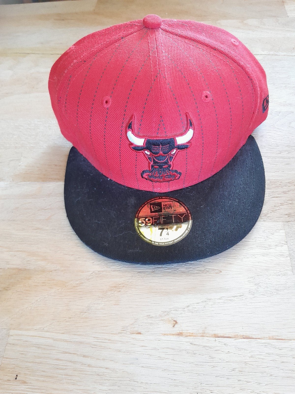 Chicago Bulls Fitted Cap - Rood/Zwart - Maat 7 ¼ (57,7 cm), Ophalen of Verzenden, Nieuw, New Era, Pet