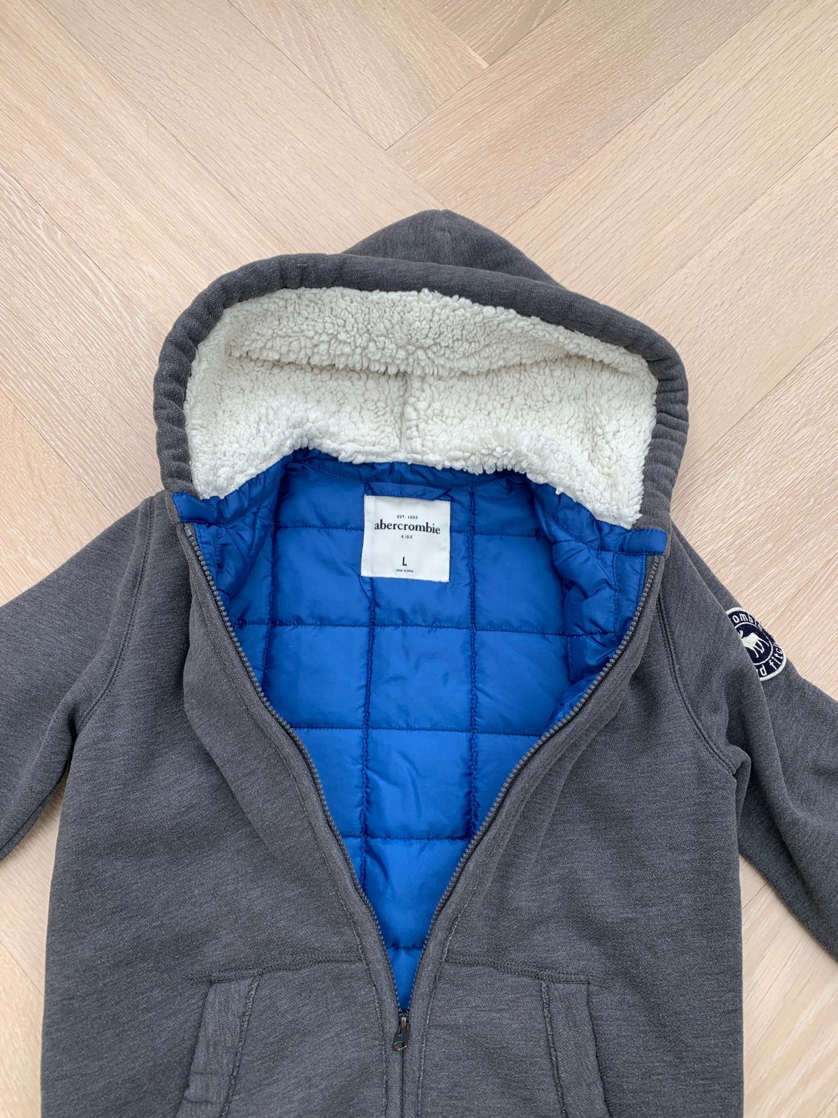 ZGAN: Gevoerd capuchonvest / hoodie van Abercrombie maat 152, Ophalen of Verzenden, Zo goed als nieuw, Jongen, Trui of Vest