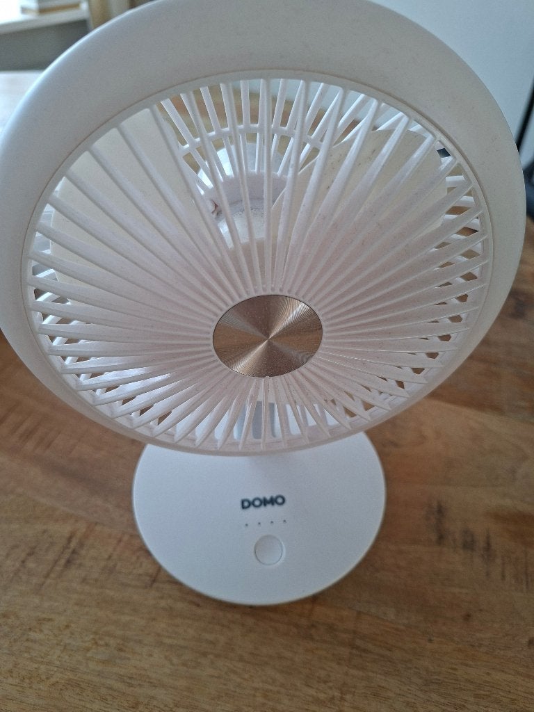 Domo  tafel ventilator oplaadbaar, Witgoed en Apparatuur, Ventilatoren, Ophalen, Zo goed als nieuw, Tafelventilator