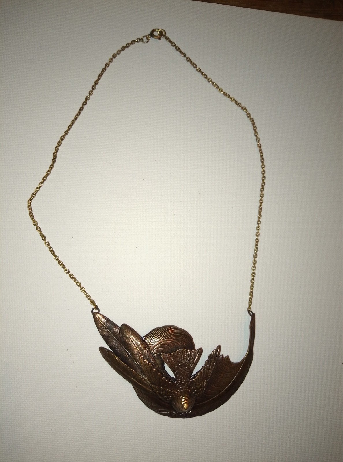 Vintage Ketting met Bronzen Vogel Hanger en Vleugels, Sieraden, Tassen en Uiterlijk, Kettingen, Gebruikt, Bruin, Ophalen of Verzenden