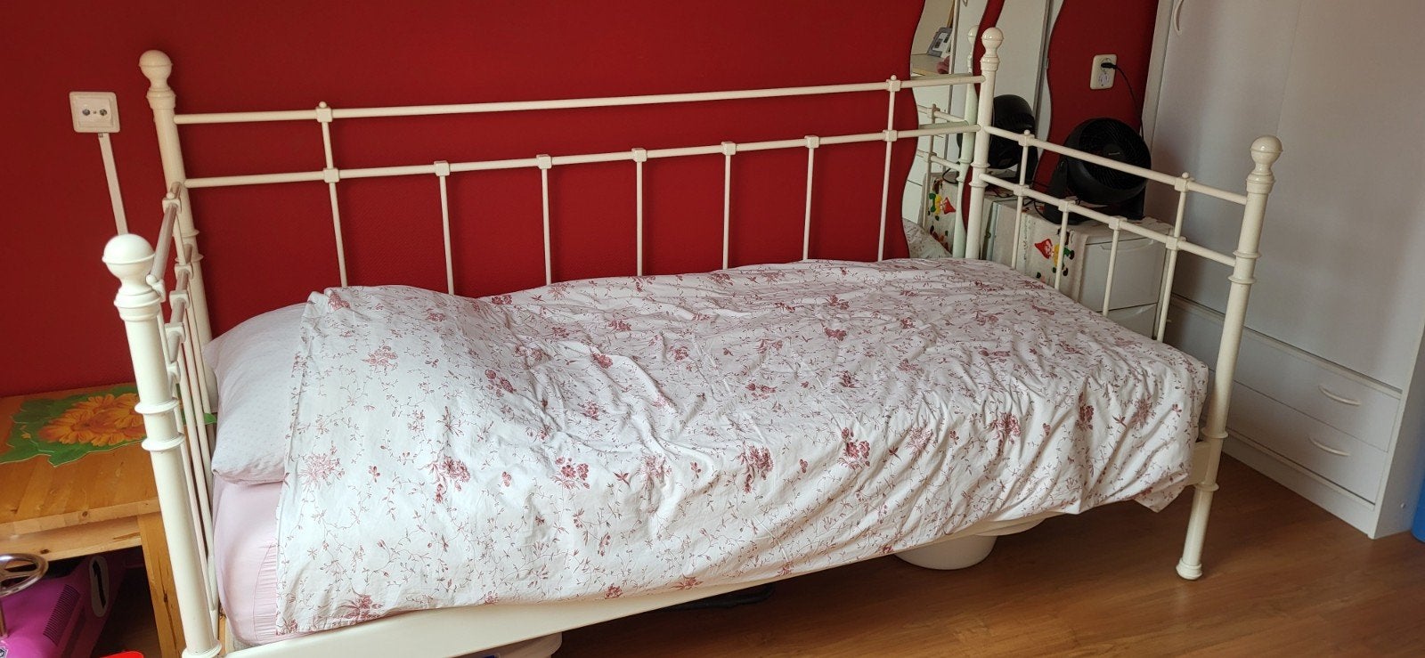 Gratis op te halen Ikea bedbank, Huis en Inrichting, Slaapkamer | Bedden, Ophalen, 100 cm, Eenpersoons, Zo goed als nieuw