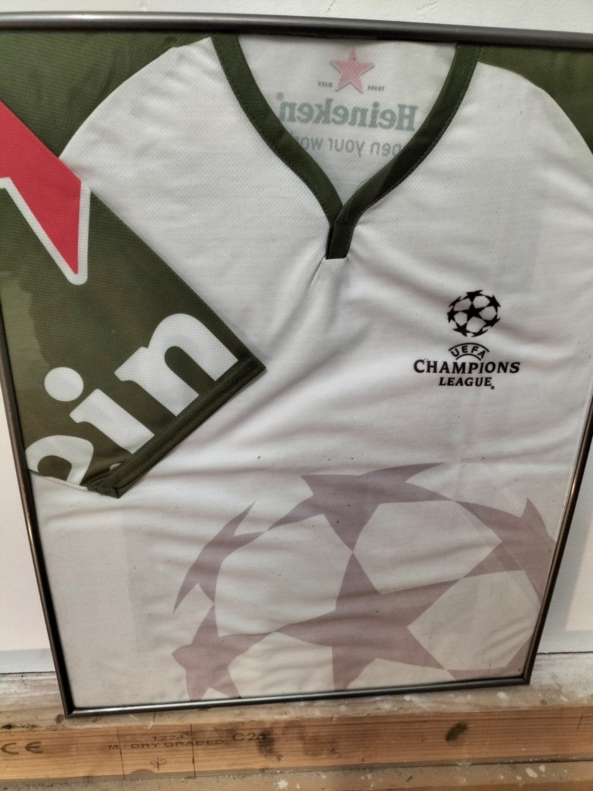 Ingelijst UEFA Champions League Heineken shirt, Ophalen of Verzenden, Zo goed als nieuw, Overige sporten, Shirt