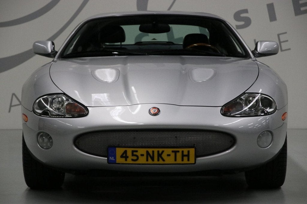 Jaguar XKR 4.0 V8 Coupé/ Historie aanwezig/ Parkeersensoren, Auto's, Jaguar, Achterwielaandrijving, Gebruikt, 4 stoelen, Leder