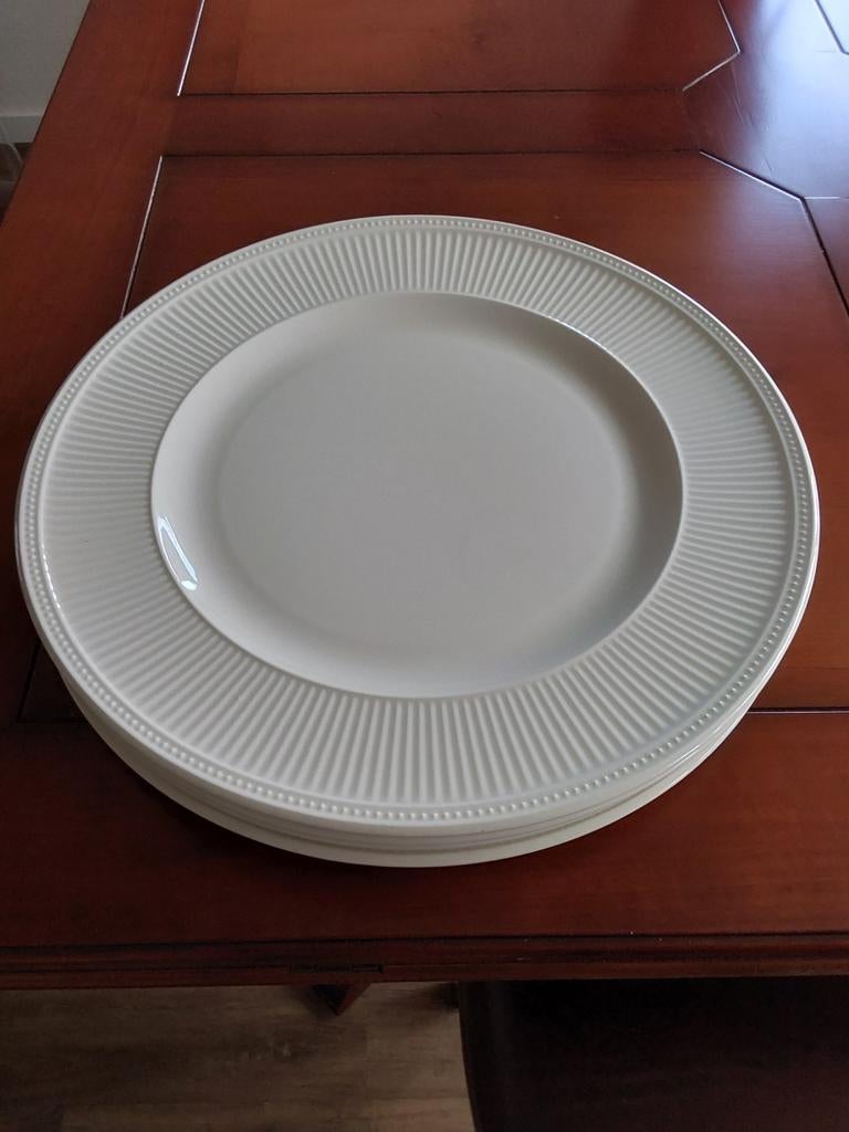 4 Wedgwood Windsor onderborden 30 cm doorsnee, Ophalen, Zo goed als nieuw, Wedgwood, Bord(en)