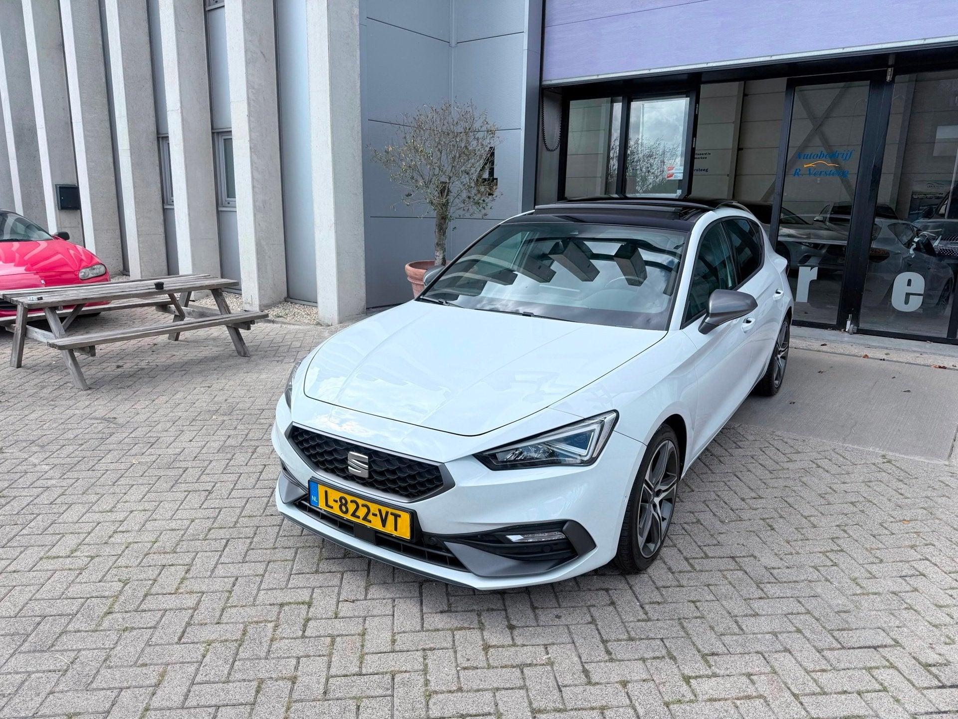 Seat Leon 1.5 eTSI FR VOL OPTIES! NAP! PANO! CARPLAY! NIEUWS, 1272 kg, Stof, 4 cilinders, 150 pk