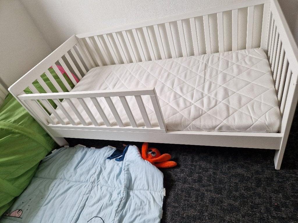 Peuterbed + matras + evt beddengoed, Ophalen, Gebruikt, 70 tot 85 cm, Minder dan 140 cm